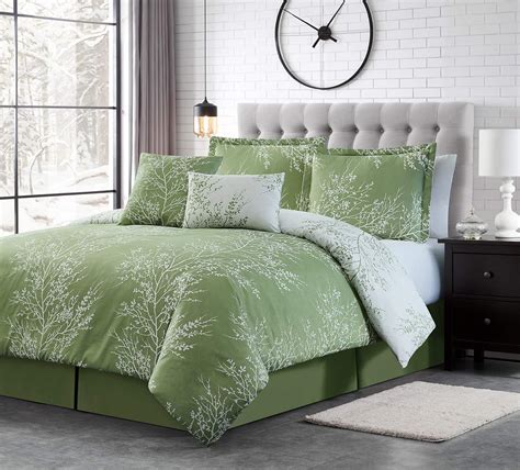 Masterful artistry meets bedroom bliss with these 5-piece <b>comforter</b> <b>sets</b>. . Green queen comforter set